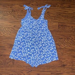 Blue floral romper. Perfect for Spring!